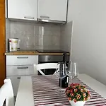 Daire In With Sea View, Terrace, Air Conditioning, W-lan 5026-1 Murter