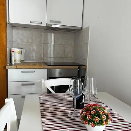 Apartman In With Sea View, Terrace, Air Conditioning, W-lan 5026-1 Murter