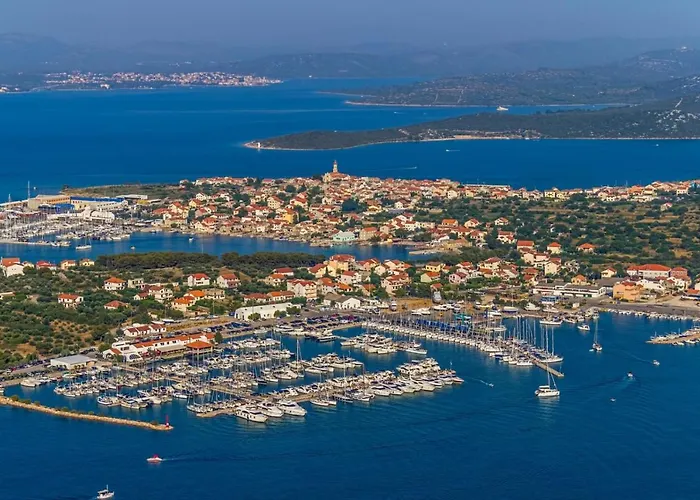 In With Sea View, Terrace, Air Conditioning, W-lan 5026-1 Appartement Murter