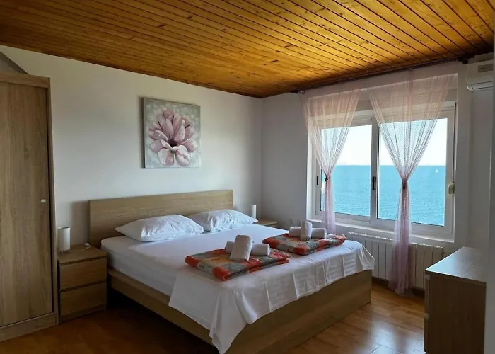 In With Sea View, Terrace, Air Conditioning, W-lan 5026-1 Appartement Murter